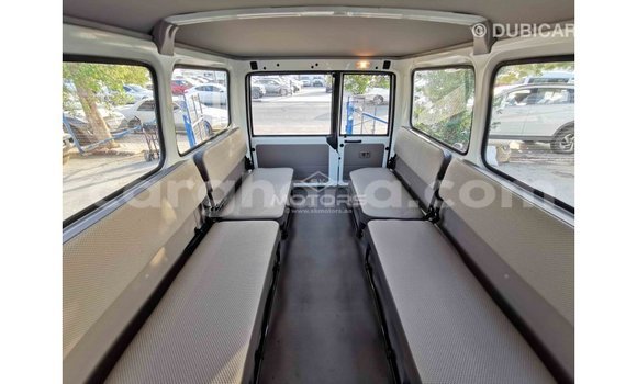 Ra Imported Toyota Land Cruiser funfun Ọkọ̀ in Import - Dubai ni Ashanti Ra Imported Toyota Land Cruiser funfun Ọkọ̀ in Import - Dubai ni Ashanti