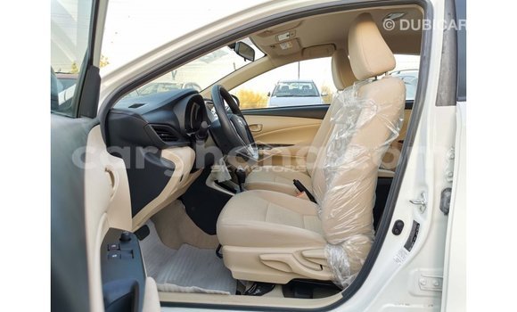 Ra Imported Toyota Yaris funfun Ọkọ̀ in Import - Dubai ni Ashanti Ra Imported Toyota Yaris funfun Ọkọ̀ in Import - Dubai ni Ashanti