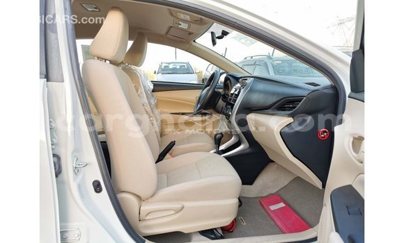 Ra Imported Toyota Yaris funfun Ọkọ̀ in Import - Dubai ni Ashanti Ra Imported Toyota Yaris funfun Ọkọ̀ in Import - Dubai ni Ashanti