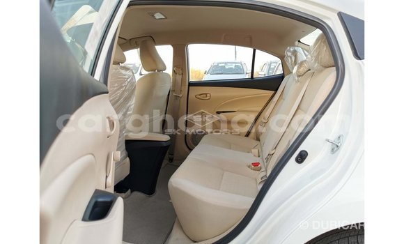 Ra Imported Toyota Yaris funfun Ọkọ̀ in Import - Dubai ni Ashanti Ra Imported Toyota Yaris funfun Ọkọ̀ in Import - Dubai ni Ashanti