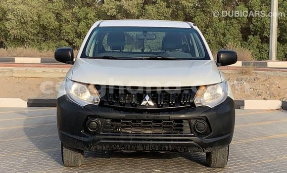 Ra Imported Mitsubishi L200 funfun Ọkọ̀ in Import - Dubai ni Ashanti Ra Imported Mitsubishi L200 funfun Ọkọ̀ in Import - Dubai ni Ashanti