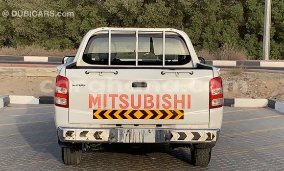 Ra Imported Mitsubishi L200 funfun Ọkọ̀ in Import - Dubai ni Ashanti Ra Imported Mitsubishi L200 funfun Ọkọ̀ in Import - Dubai ni Ashanti