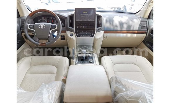 Buy Import Toyota Land Cruiser White Car in Import - Dubai in Ashanti Buy Import Toyota Land Cruiser White Car in Import - Dubai in Ashanti