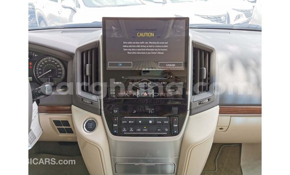 Buy Import Toyota Land Cruiser White Car in Import - Dubai in Ashanti Buy Import Toyota Land Cruiser White Car in Import - Dubai in Ashanti