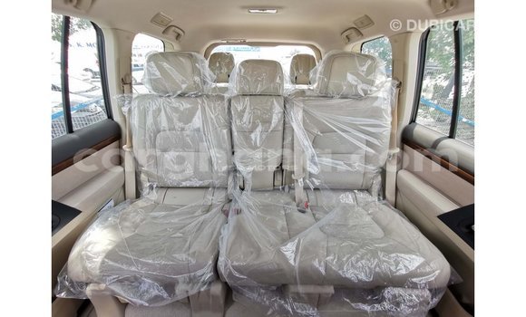 Buy Import Toyota Land Cruiser White Car in Import - Dubai in Ashanti Buy Import Toyota Land Cruiser White Car in Import - Dubai in Ashanti