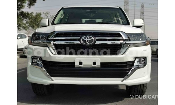 Sayi Imported Toyota Land Cruiser White Mota in Import - Dubai a Ashanti Sayi Imported Toyota Land Cruiser White Mota in Import - Dubai a Ashanti