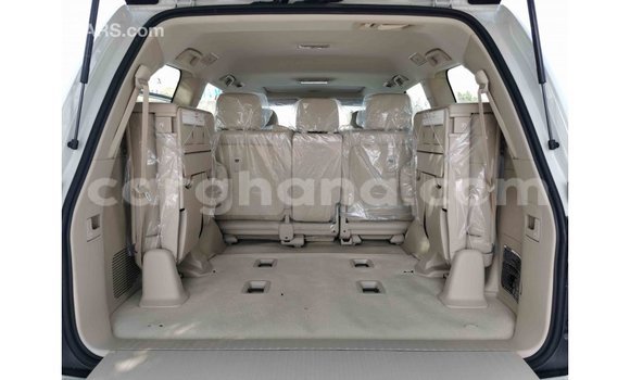 Sayi Imported Toyota Land Cruiser White Mota in Import - Dubai a Ashanti Sayi Imported Toyota Land Cruiser White Mota in Import - Dubai a Ashanti