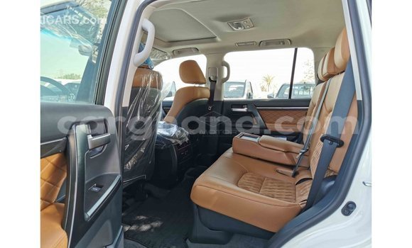 Buy Import Toyota Land Cruiser White Car in Import - Dubai in Ashanti Buy Import Toyota Land Cruiser White Car in Import - Dubai in Ashanti