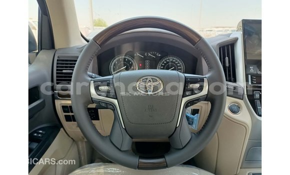 Buy Import Toyota Land Cruiser Green Car in Import - Dubai in Ashanti Buy Import Toyota Land Cruiser Green Car in Import - Dubai in Ashanti