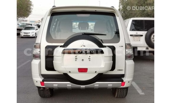 Sayi Imported Mitsubishi Pajero White Mota in Import - Dubai a Ashanti Sayi Imported Mitsubishi Pajero White Mota in Import - Dubai a Ashanti