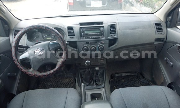 Buy Used Toyota Hilux White Car in Sekondi–Takoradi Metropolitan in Western Buy Used Toyota Hilux White Car in Sekondi–Takoradi Metropolitan in Western
