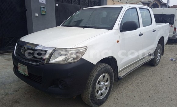 Buy Used Toyota Hilux White Car in Sekondi–Takoradi Metropolitan in Western Buy Used Toyota Hilux White Car in Sekondi–Takoradi Metropolitan in Western