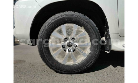 Sayi Imported Toyota Land Cruiser White Mota in Import - Dubai a Ashanti Sayi Imported Toyota Land Cruiser White Mota in Import - Dubai a Ashanti