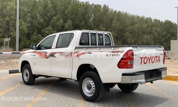 Sayi Imported Toyota Hilux White Mota in Import - Dubai a Ashanti Sayi Imported Toyota Hilux White Mota in Import - Dubai a Ashanti