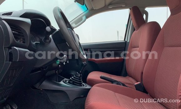 Sayi Imported Toyota Hilux White Mota in Import - Dubai a Ashanti Sayi Imported Toyota Hilux White Mota in Import - Dubai a Ashanti
