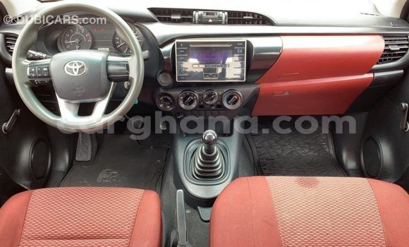 Sayi Imported Toyota Hilux White Mota in Import - Dubai a Ashanti Sayi Imported Toyota Hilux White Mota in Import - Dubai a Ashanti