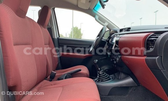 Sayi Imported Toyota Hilux White Mota in Import - Dubai a Ashanti Sayi Imported Toyota Hilux White Mota in Import - Dubai a Ashanti