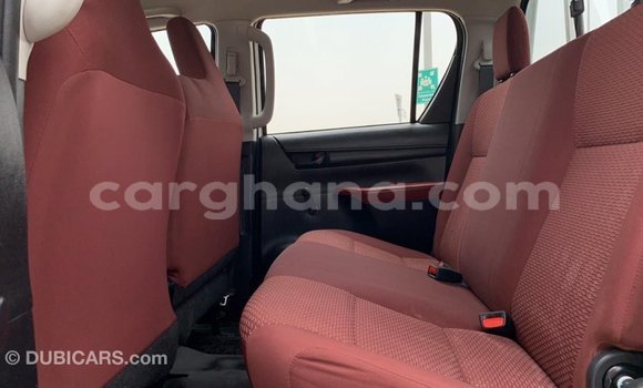 Sayi Imported Toyota Hilux White Mota in Import - Dubai a Ashanti Sayi Imported Toyota Hilux White Mota in Import - Dubai a Ashanti