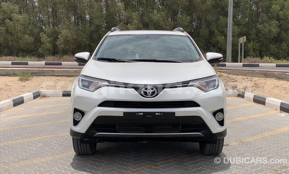 Buy Import Toyota 4Runner White Car in Import - Dubai in Ashanti Buy Import Toyota 4Runner White Car in Import - Dubai in Ashanti