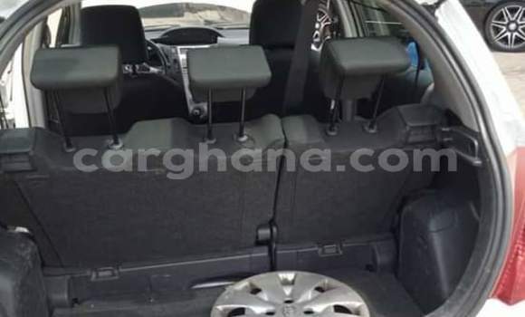 Ra Àlòkù Toyota Yaris funfun Ọkọ̀ in Sekondi–Takoradi Metropolitan ni Oorun Ra Àlòkù Toyota Yaris funfun Ọkọ̀ in Sekondi–Takoradi Metropolitan ni Oorun