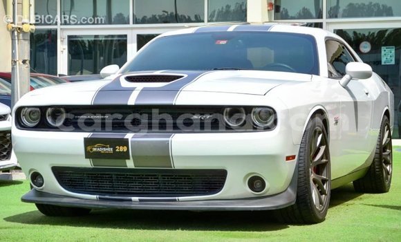 Ra Imported Dodge Challenger funfun Ọkọ̀ in Import - Dubai ni Ashanti Ra Imported Dodge Challenger funfun Ọkọ̀ in Import - Dubai ni Ashanti