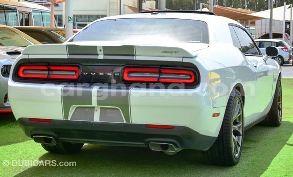 Ra Imported Dodge Challenger funfun Ọkọ̀ in Import - Dubai ni Ashanti Ra Imported Dodge Challenger funfun Ọkọ̀ in Import - Dubai ni Ashanti