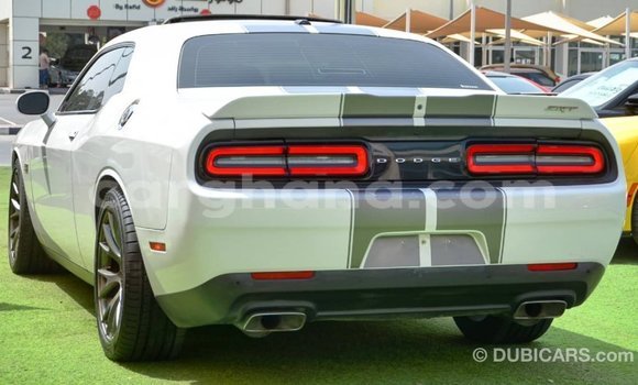 Ra Imported Dodge Challenger funfun Ọkọ̀ in Import - Dubai ni Ashanti Ra Imported Dodge Challenger funfun Ọkọ̀ in Import - Dubai ni Ashanti