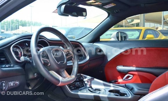 Ra Imported Dodge Challenger funfun Ọkọ̀ in Import - Dubai ni Ashanti Ra Imported Dodge Challenger funfun Ọkọ̀ in Import - Dubai ni Ashanti