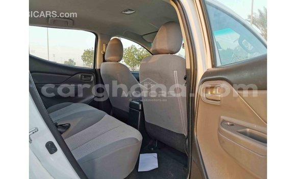 Buy Import Mitsubishi L200 White Car in Import - Dubai in Ashanti Buy Import Mitsubishi L200 White Car in Import - Dubai in Ashanti