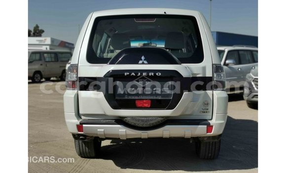 Sayi Imported Mitsubishi Pajero White Mota in Import - Dubai a Ashanti Sayi Imported Mitsubishi Pajero White Mota in Import - Dubai a Ashanti