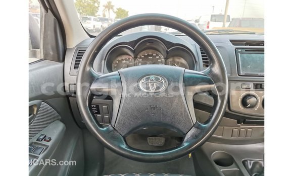 Ra Imported Toyota Hilux funfun Ọkọ̀ in Import - Dubai ni Ashanti Ra Imported Toyota Hilux funfun Ọkọ̀ in Import - Dubai ni Ashanti