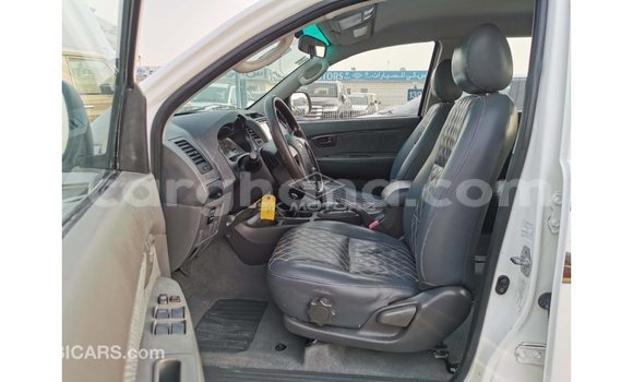 Ra Imported Toyota Hilux funfun Ọkọ̀ in Import - Dubai ni Ashanti Ra Imported Toyota Hilux funfun Ọkọ̀ in Import - Dubai ni Ashanti