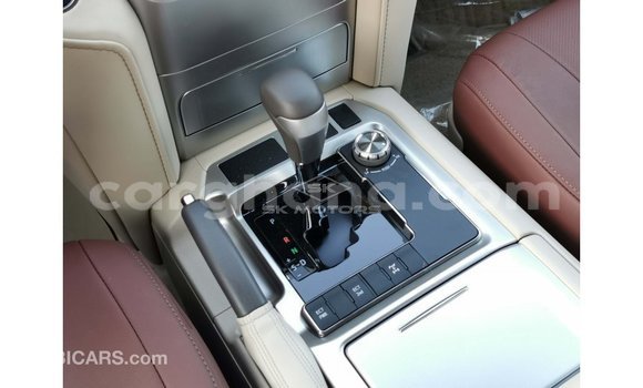 Buy Import Toyota Land Cruiser White Car in Import - Dubai in Ashanti Buy Import Toyota Land Cruiser White Car in Import - Dubai in Ashanti