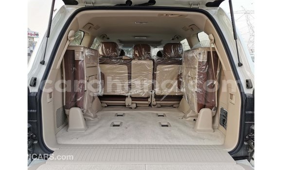 Buy Import Toyota Land Cruiser White Car in Import - Dubai in Ashanti Buy Import Toyota Land Cruiser White Car in Import - Dubai in Ashanti