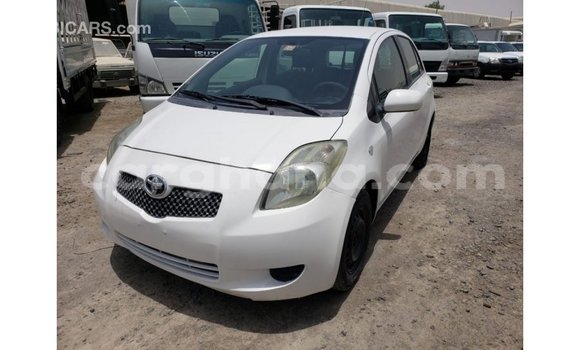 Ra Imported Toyota Yaris funfun Ọkọ̀ in Import - Dubai ni Ashanti Ra Imported Toyota Yaris funfun Ọkọ̀ in Import - Dubai ni Ashanti