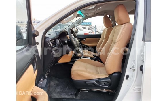 Buy Import Toyota Fortuner White Car in Import - Dubai in Ashanti Buy Import Toyota Fortuner White Car in Import - Dubai in Ashanti
