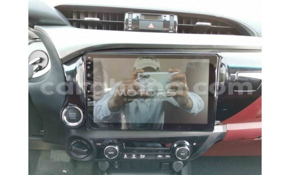 Sayi Imported Toyota Hilux White Mota in Import - Dubai a Ashanti Sayi Imported Toyota Hilux White Mota in Import - Dubai a Ashanti