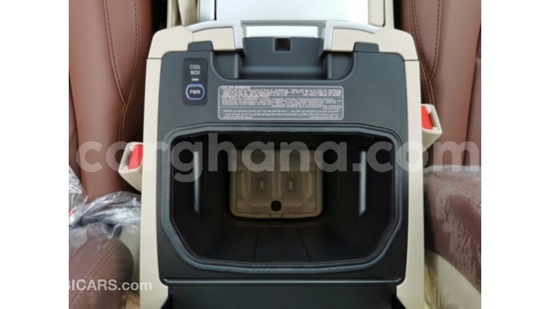 Big with watermark toyota land cruiser ashanti import dubai 33368