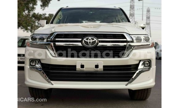 Buy Import Toyota Land Cruiser White Car in Import - Dubai in Ashanti Buy Import Toyota Land Cruiser White Car in Import - Dubai in Ashanti