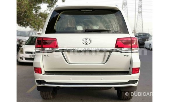 Buy Import Toyota Land Cruiser White Car in Import - Dubai in Ashanti Buy Import Toyota Land Cruiser White Car in Import - Dubai in Ashanti