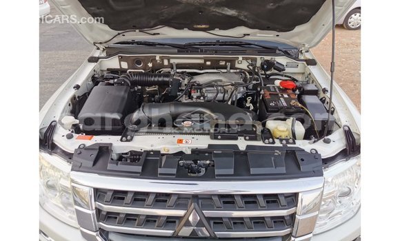 Ra Imported Mitsubishi Pajero funfun Ọkọ̀ in Import - Dubai ni Ashanti Ra Imported Mitsubishi Pajero funfun Ọkọ̀ in Import - Dubai ni Ashanti