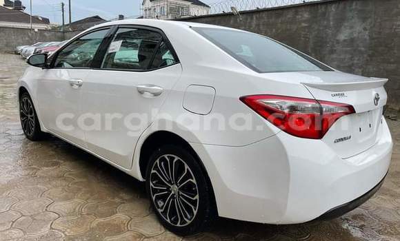 Buy Used Toyota Corolla White Car in Atebubu–Amantin in Brong-Ahafo Buy Used Toyota Corolla White Car in Atebubu–Amantin in Brong-Ahafo