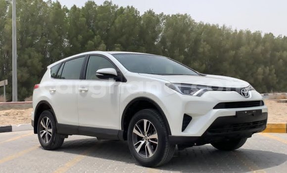 Buy Import Toyota 4Runner White Car in Import - Dubai in Ashanti Buy Import Toyota 4Runner White Car in Import - Dubai in Ashanti
