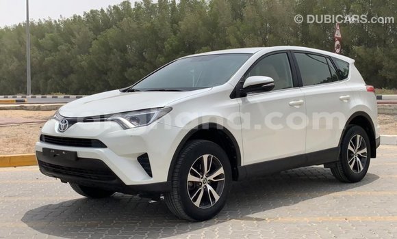 Buy Import Toyota 4Runner White Car in Import - Dubai in Ashanti Buy Import Toyota 4Runner White Car in Import - Dubai in Ashanti