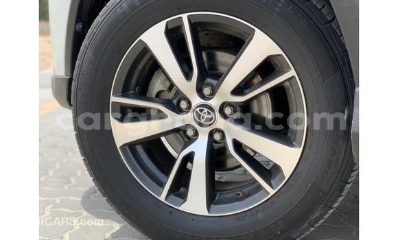 Buy Import Toyota 4Runner White Car in Import - Dubai in Ashanti Buy Import Toyota 4Runner White Car in Import - Dubai in Ashanti