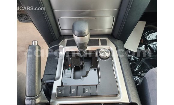 Ra Imported Toyota Land Cruiser funfun Ọkọ̀ in Import - Dubai ni Ashanti Ra Imported Toyota Land Cruiser funfun Ọkọ̀ in Import - Dubai ni Ashanti