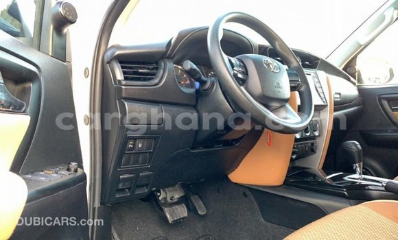 Ra Imported Toyota Fortuner funfun Ọkọ̀ in Import - Dubai ni Ashanti Ra Imported Toyota Fortuner funfun Ọkọ̀ in Import - Dubai ni Ashanti
