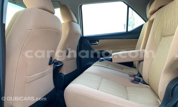Ra Imported Toyota Fortuner funfun Ọkọ̀ in Import - Dubai ni Ashanti Ra Imported Toyota Fortuner funfun Ọkọ̀ in Import - Dubai ni Ashanti