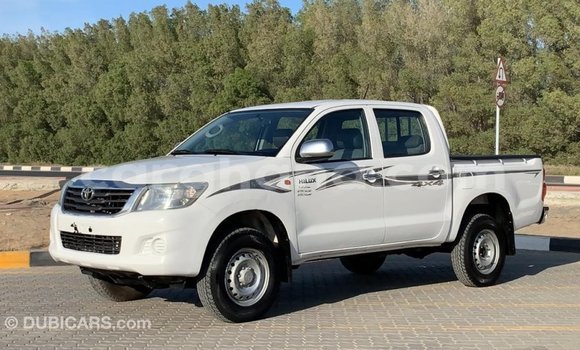 Buy Import Toyota Hilux White Car in Import - Dubai in Ashanti Buy Import Toyota Hilux White Car in Import - Dubai in Ashanti