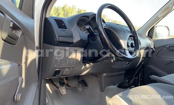Buy Import Toyota Hilux White Car in Import - Dubai in Ashanti Buy Import Toyota Hilux White Car in Import - Dubai in Ashanti